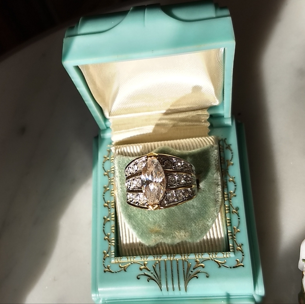 Elegant Wide Gold Marquise Women's Ring